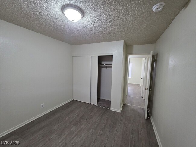 Building Photo - 3214 Anacapa Way