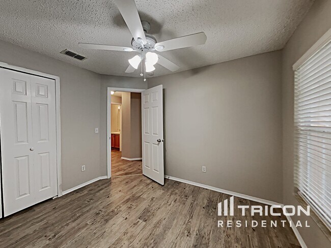 Building Photo - 1576 Palmstone Dr