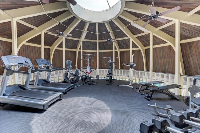 Building Photo - 5431 NE 25th Ave