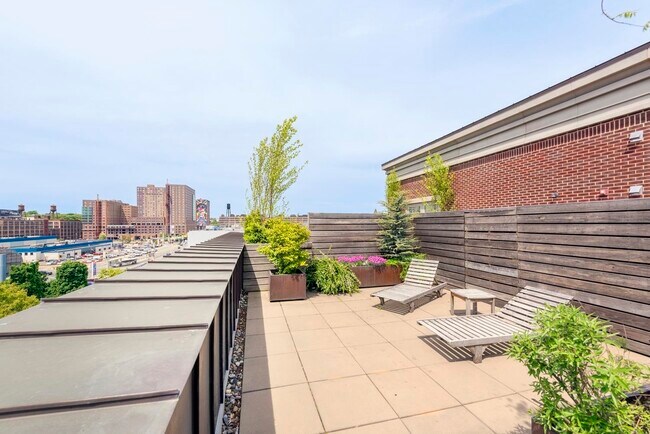 Building Photo - 234 10th St