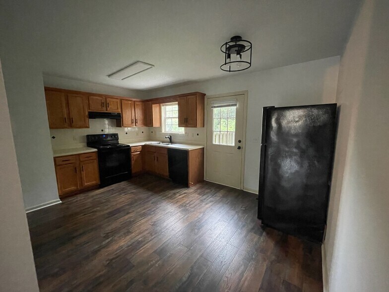 Building Photo - 629 Wilderness Trl