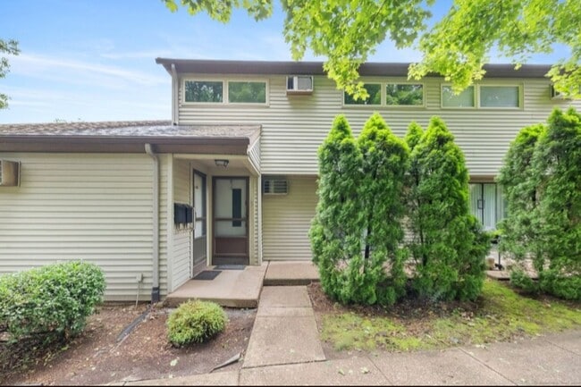 Building Photo - 165 South St