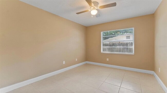 Building Photo - 309 W South Ave