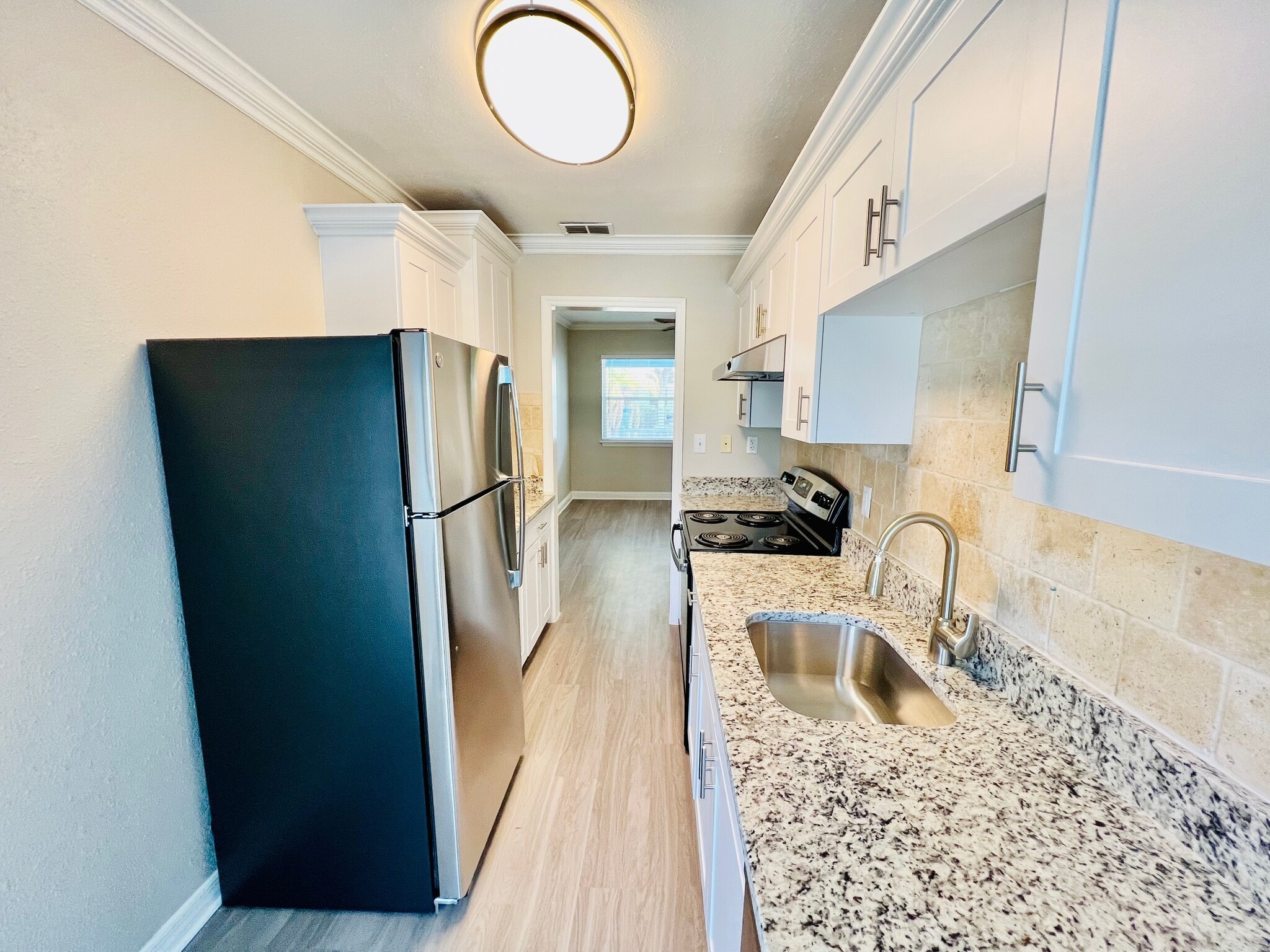 Building Photo - 3 Bed/2 Bath - Unit 29