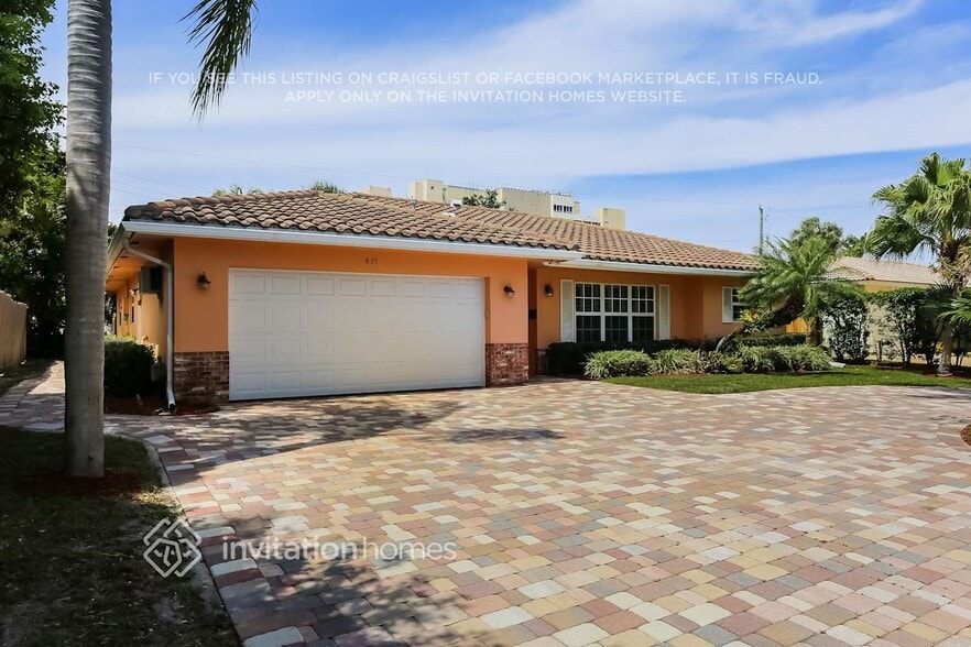 Building Photo - 835 NW 7th St