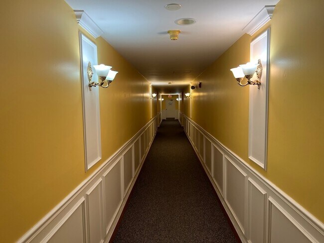 Building Photo - 746 Prescott Dr