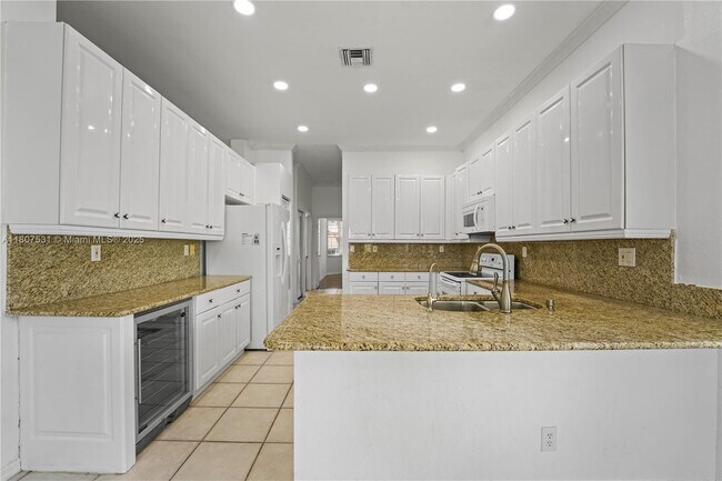 Building Photo - 4294 Diamond Terrace
