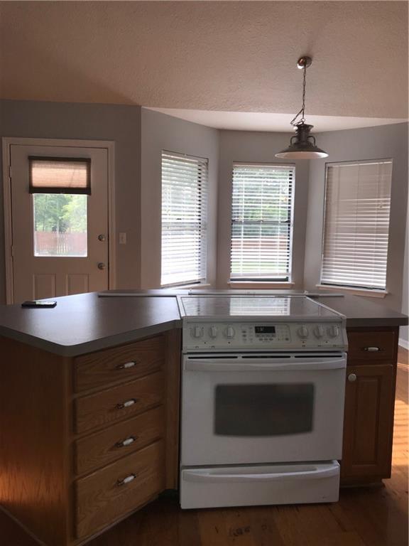 Building Photo - 2010 S Elm St