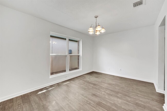 Building Photo - 22102 Breezy Hill Dr