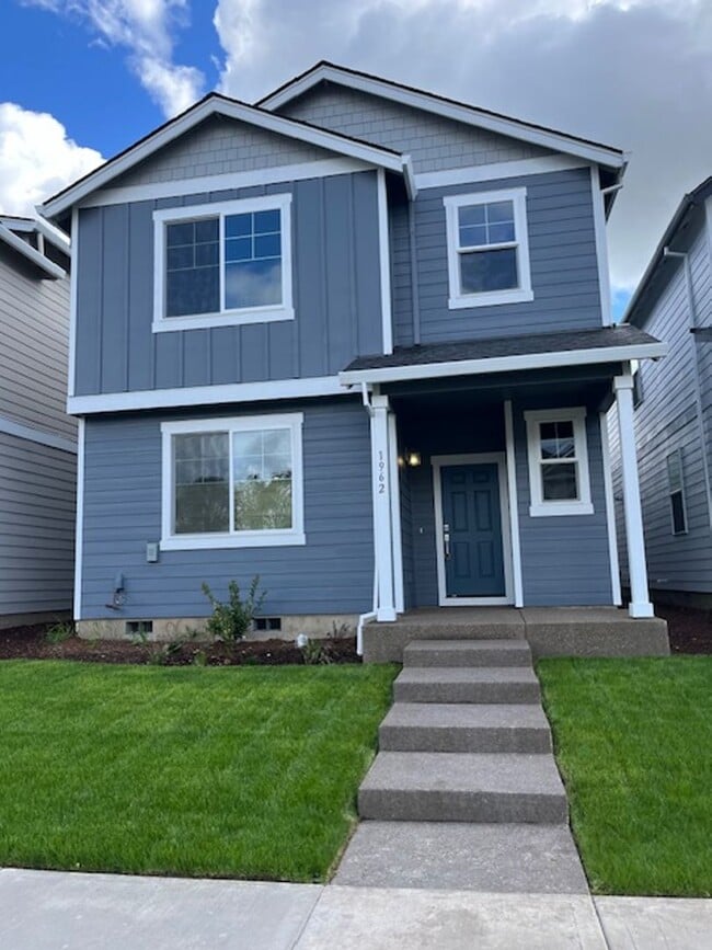 Building Photo - New 4 Bedroom 2.5 Bath Home McMinnville OR