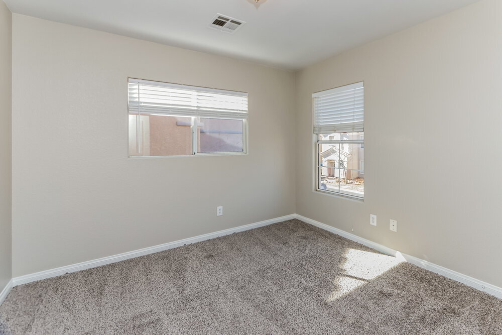 Building Photo - 652 Shadwell St