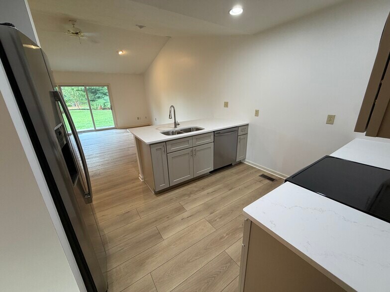 Building Photo - 3407 Dotwood St NW