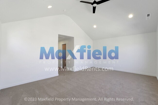 Building Photo - EV Friendly, Pool Access, Modern Luxury Sc...