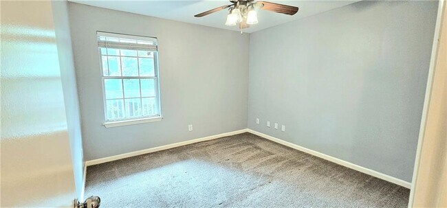 Building Photo - 2060 Chastain Park Ct NE