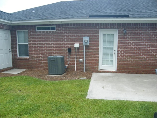 Building Photo - 1020 Granite Grove
