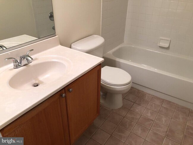 Building Photo - 14210 Autumn Cir