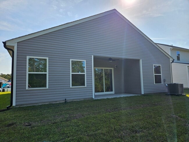 Building Photo - Brand new 3 bedroom 2 bath home in the Sou...