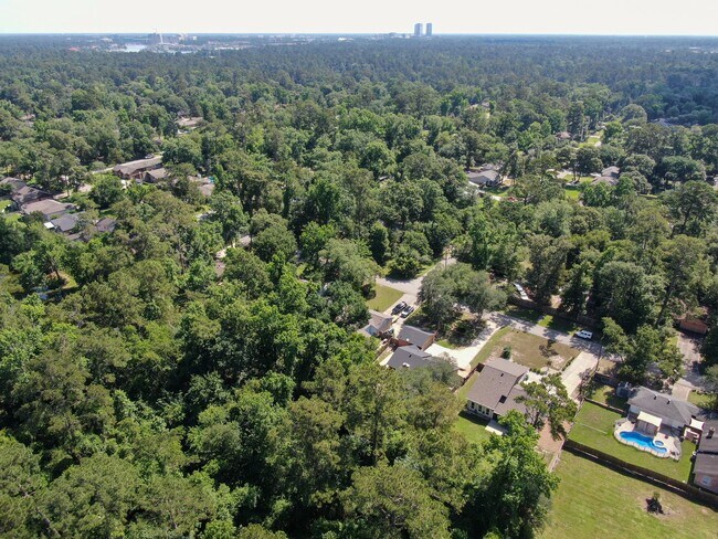 Building Photo - 25747 Timber Lakes Dr