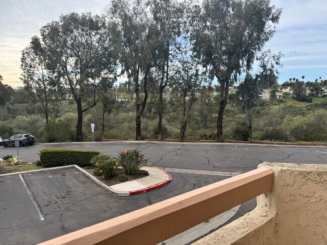 Building Photo - Welcome to this stunning Tierrasanta 1-bedroom, 1-bathroom