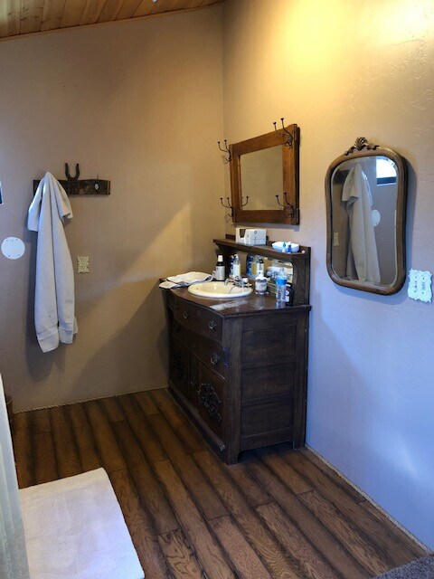 Building Photo - Spacious Cabin in the Pines ~ S Prescott