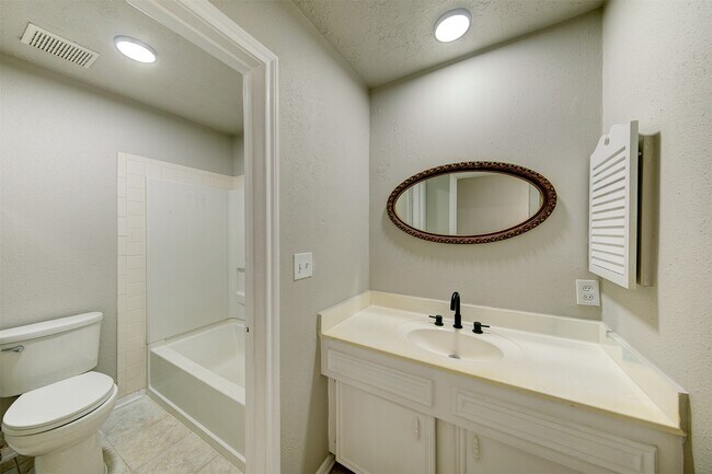 Building Photo - 361 Dawn Hill Dr