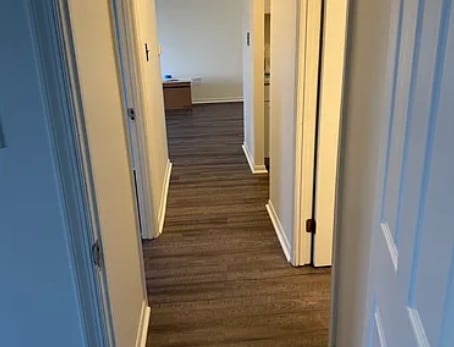 Building Photo - 3 Atram hall