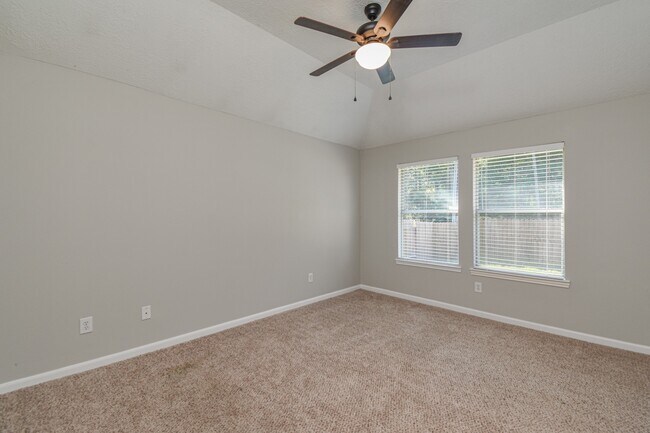 Building Photo - 5500 N Buffalo Cir