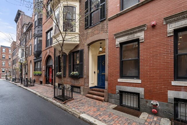 Building Photo - 77 Myrtle St