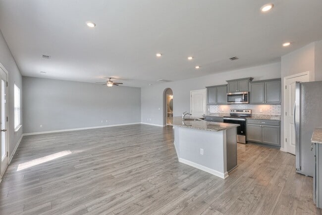 Building Photo - 212 Eusa Cantrell Ln