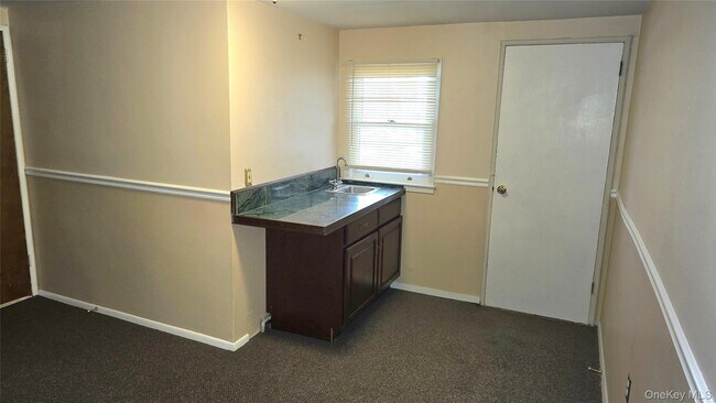 Building Photo - 1 Elvira Ct