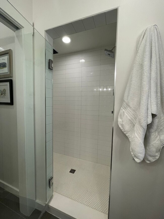 Building Photo - Modern 2BR + Office Townhome with Rooftop Deck in Prime Sunnyside/Highlands Location