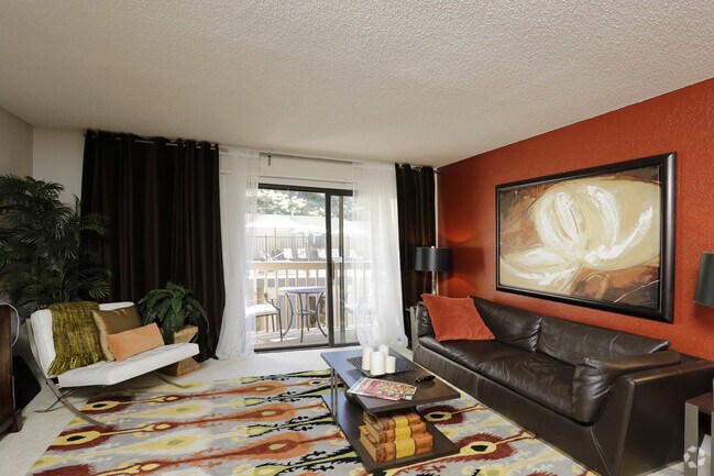 Townhome - Living Room - Bella La Costa