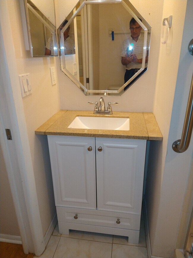 Building Photo - 5745 Summerside Ln