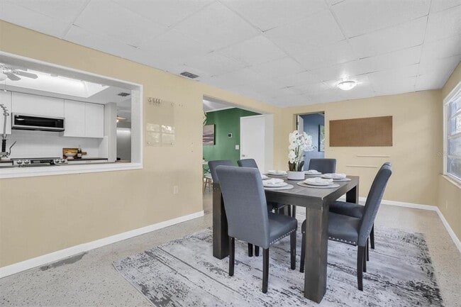 Building Photo - 1636 Bravo Dr