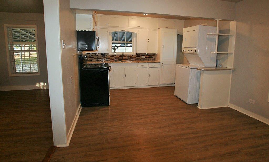 Kitchen - 404 Briggs St