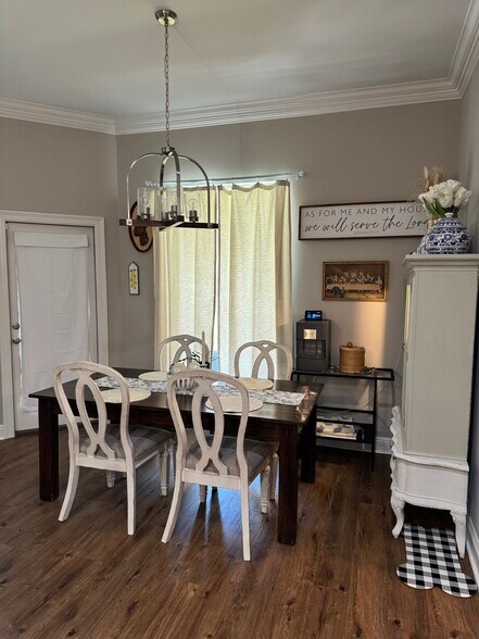 Building Photo - 103 Ella Hill St