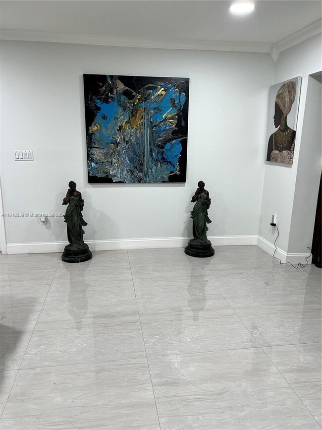 Building Photo - 6284 SW 26th St