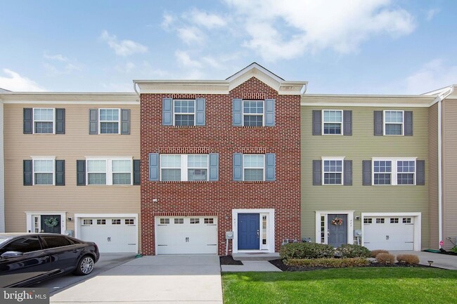 Primary Photo - 421 Dogwood Dr