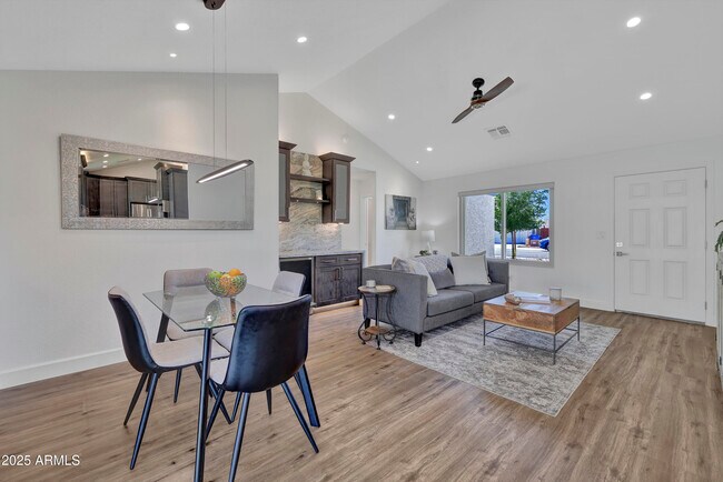 Building Photo - 1362 E Wickieup Ln