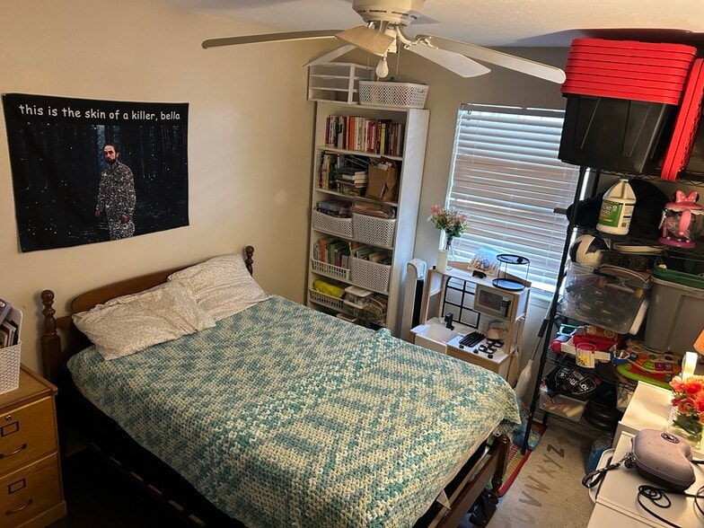 bedroom 2 - 702 Cross Timbers Dr