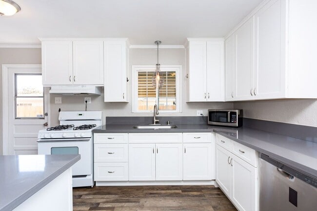 Building Photo - Upgraded Single Family Home in Allied Gardens!