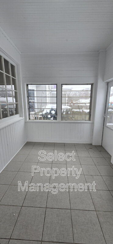 Building Photo - 724 Kinnaird Ave