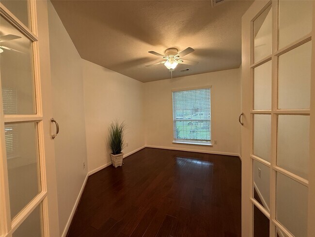 Building Photo - 15615 Lost Maples Dr