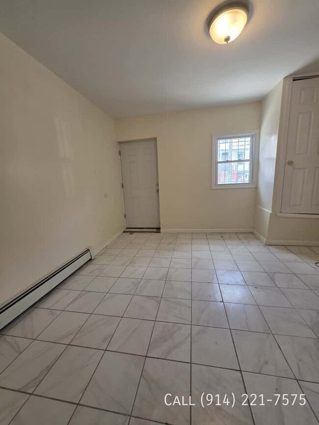 Building Photo - 149 Waverly St