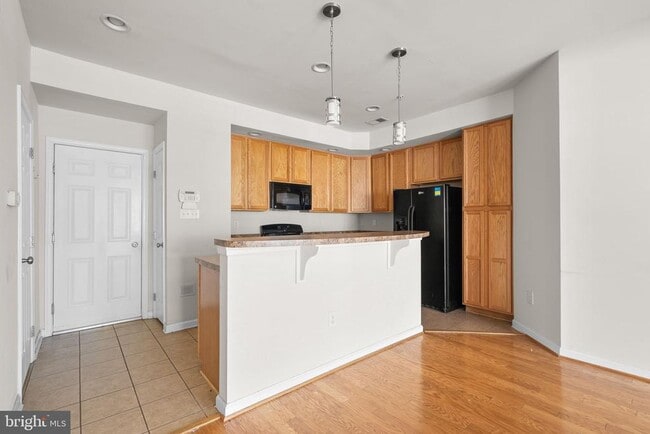 Building Photo - 1616 Hardwick Ct