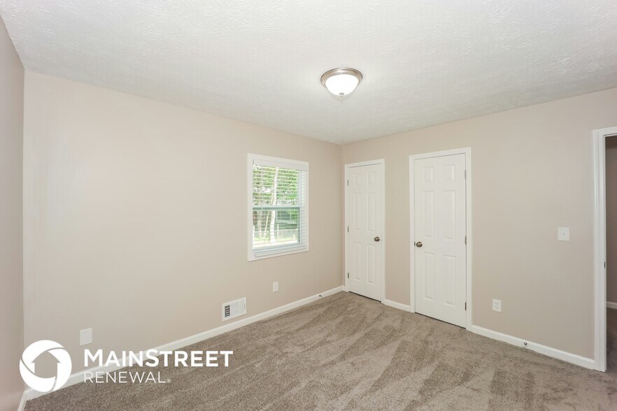 Building Photo - 9194 Greenwood Dr