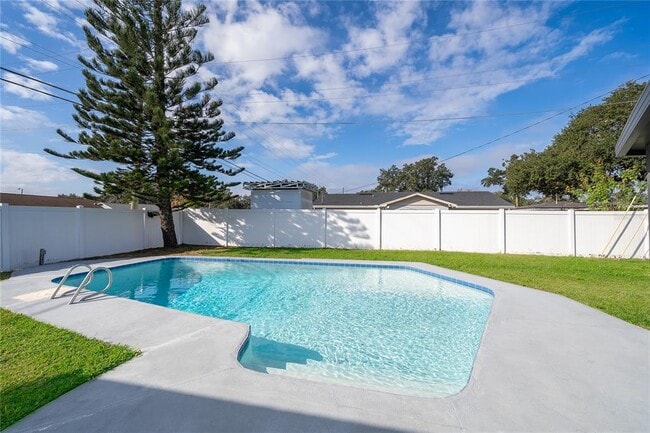 Building Photo - 4522 Fetrow Dr