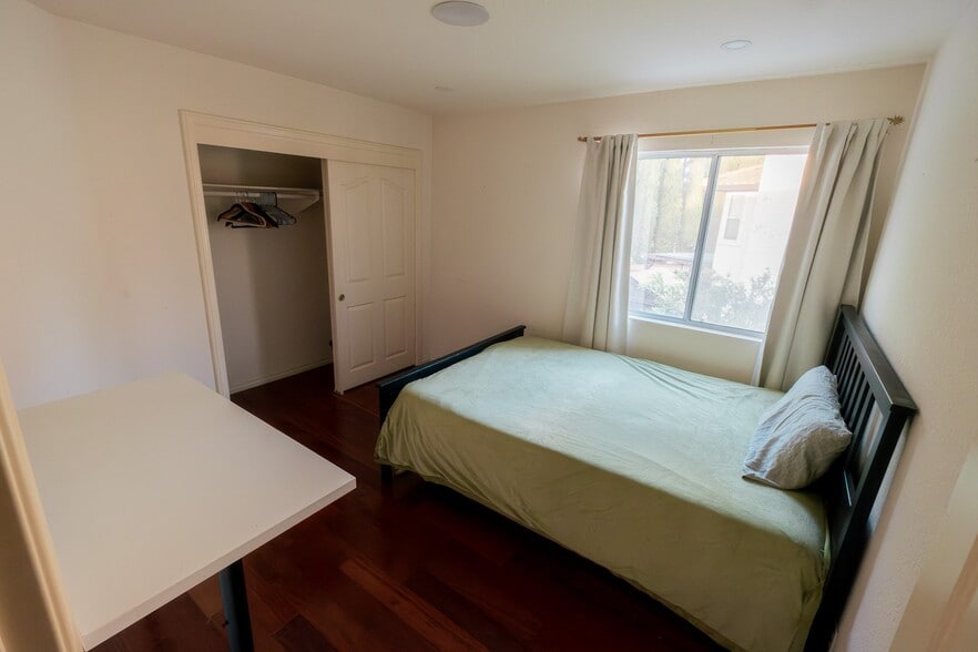 Building Photo - 670 Alagria Pl