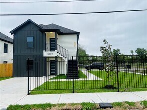 Building Photo - 3107 Grassmere St