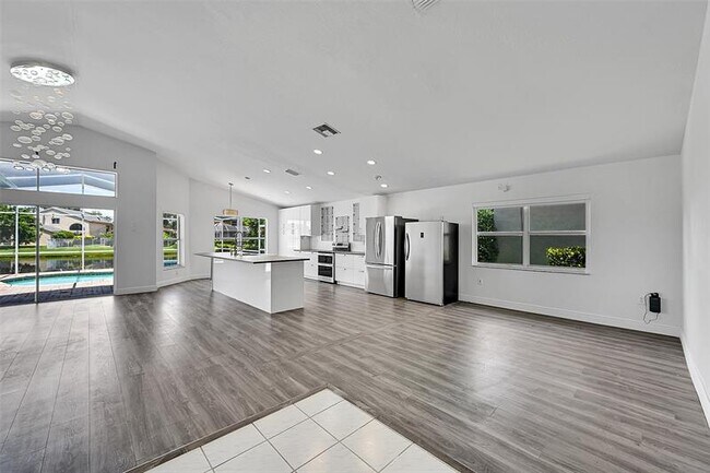 Building Photo - 16417 Sapphire Pl